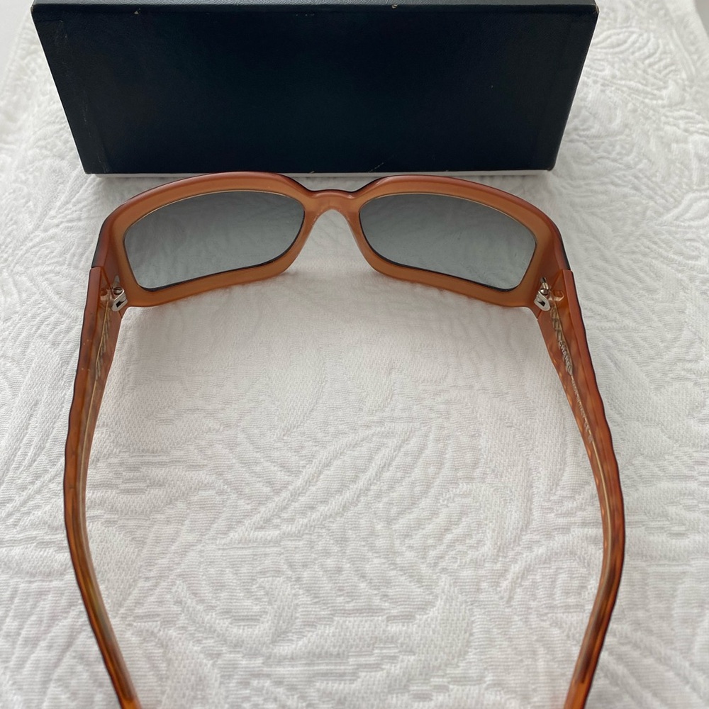 CHANEL Black Sunglasses - Picture 6 of 8